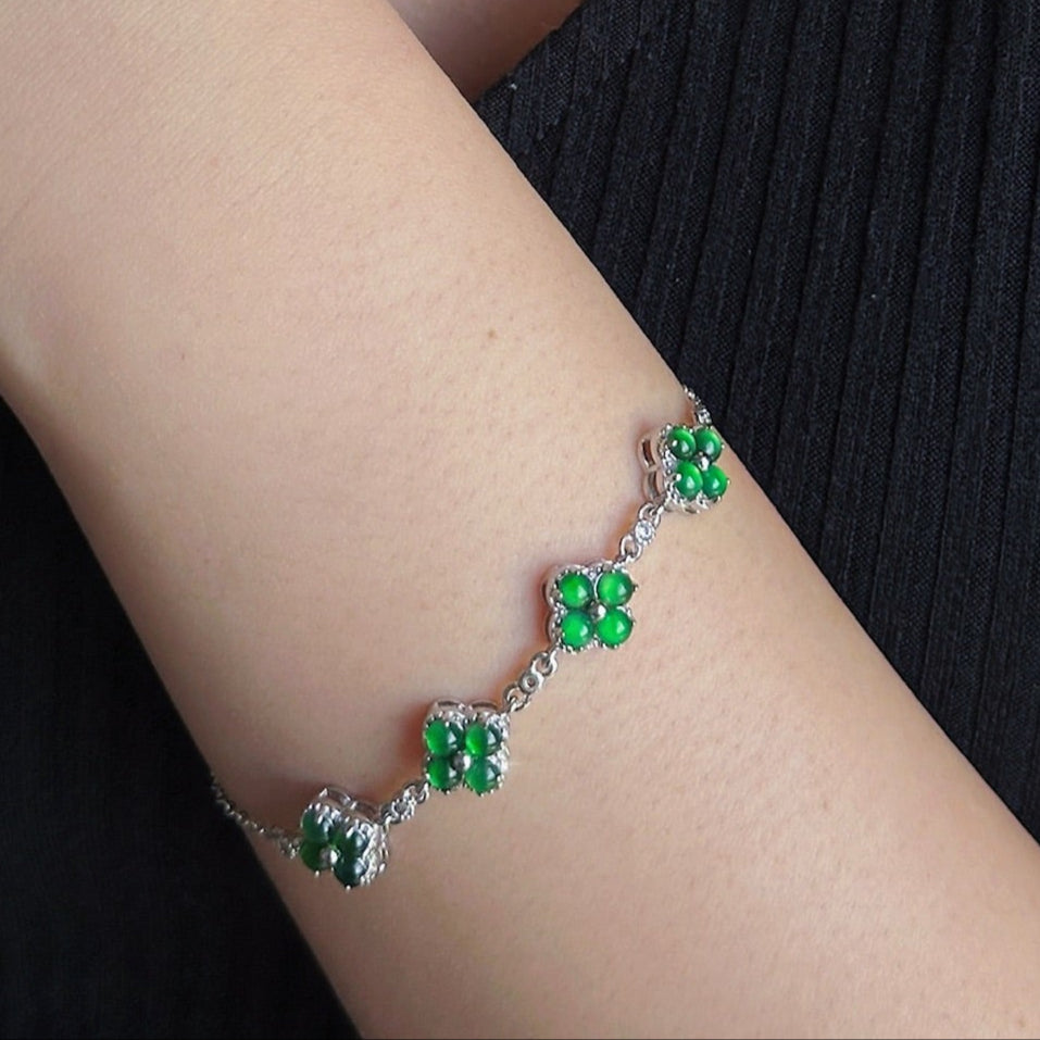 阳绿四叶草翡翠手链 (Sunny Green Clover of Luck Bracelet)