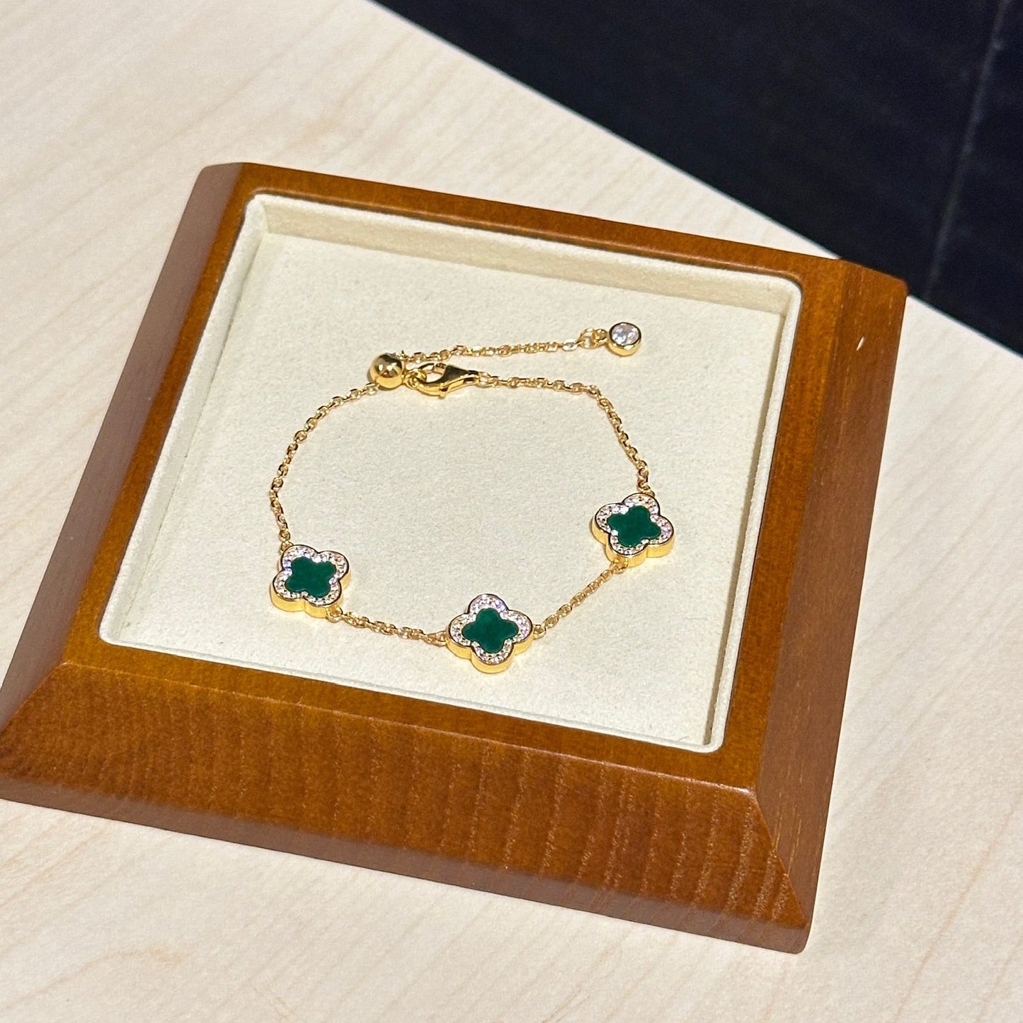 2面翡翠绿叶草手链 (Dual-Sided Jade Clover of Harmony Bracelet)