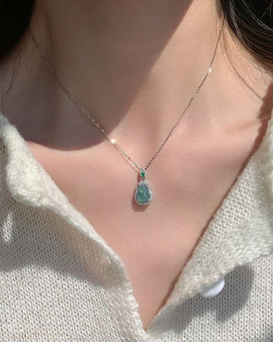 冰蓝葫芦翡翠 |Icy Blue Jade Gourd Necklace