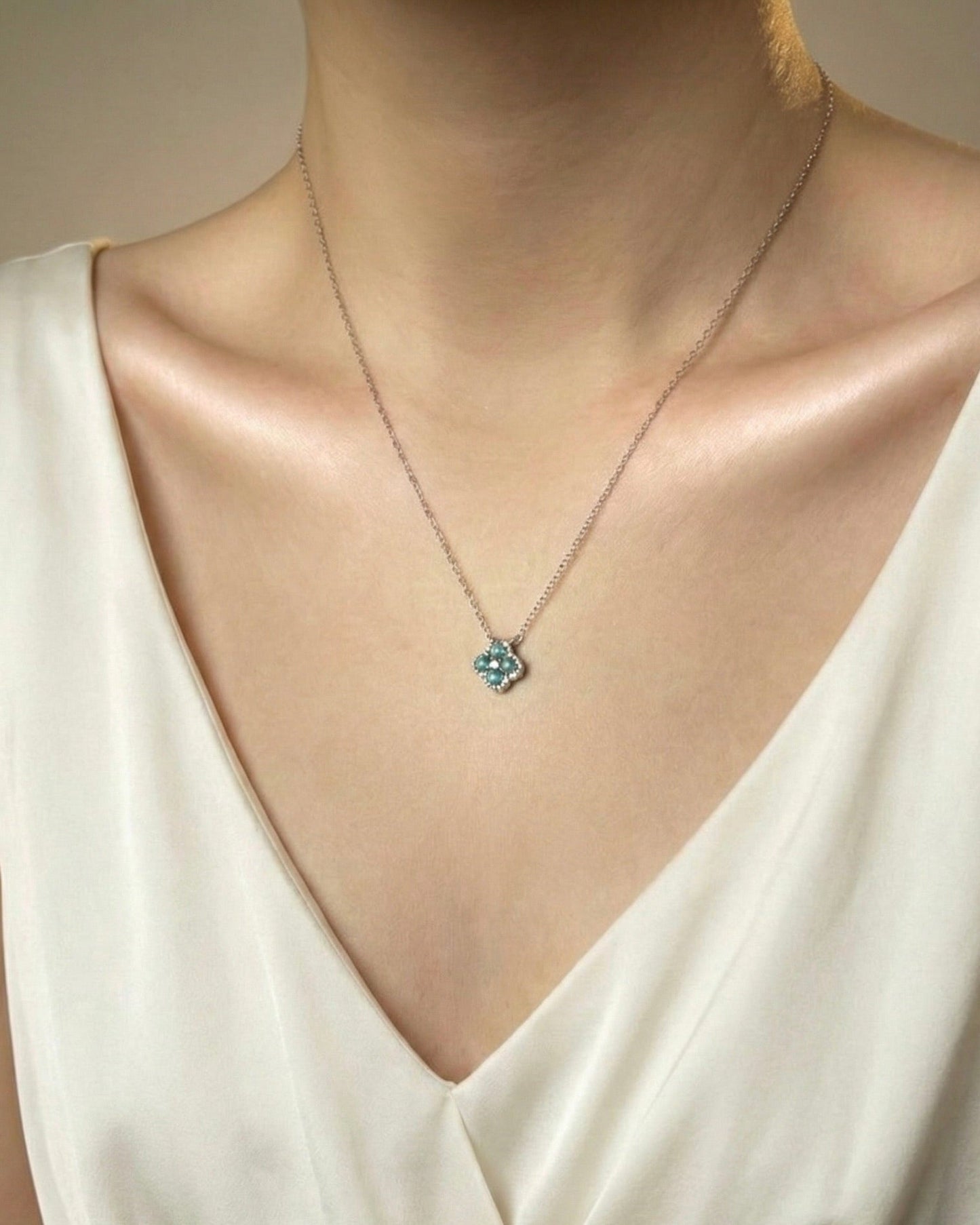 银蓝四叶草翡翠|Silver Blue Clover Jade Necklace