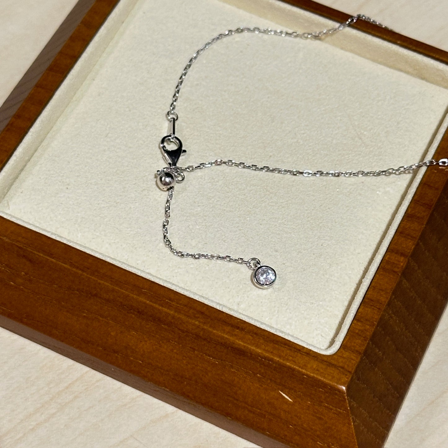绿飘花翡翠小球项链 (Green Mist Jade Sphere Necklace)
