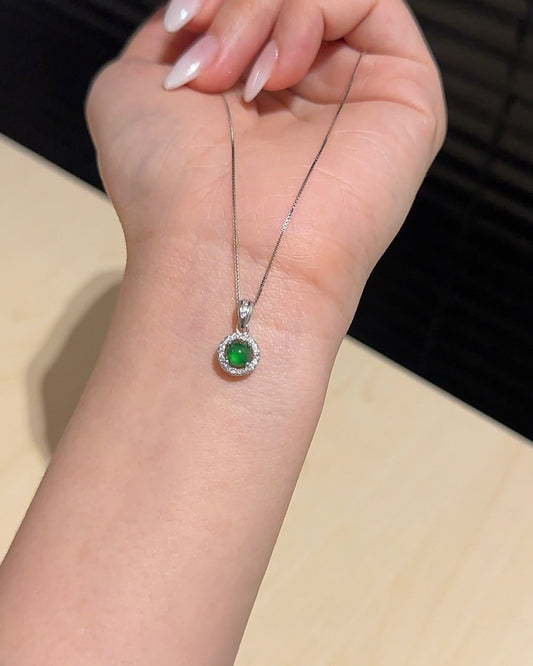 阳绿小蛋面翡翠项链 (Icy Green Harmony Cabochon Necklace)