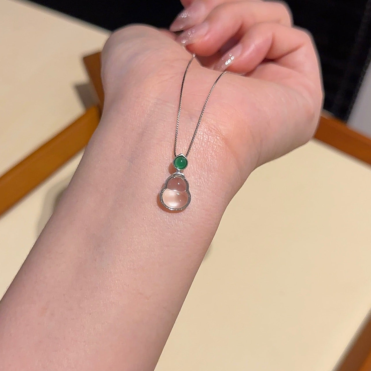 素葫芦项链 (Classic Jade Gourd Necklace)