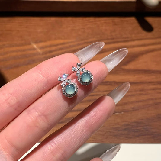 冰蓝蛋面翡翠耳钉 (Icy Blue Serenity Cabochon Earrings)