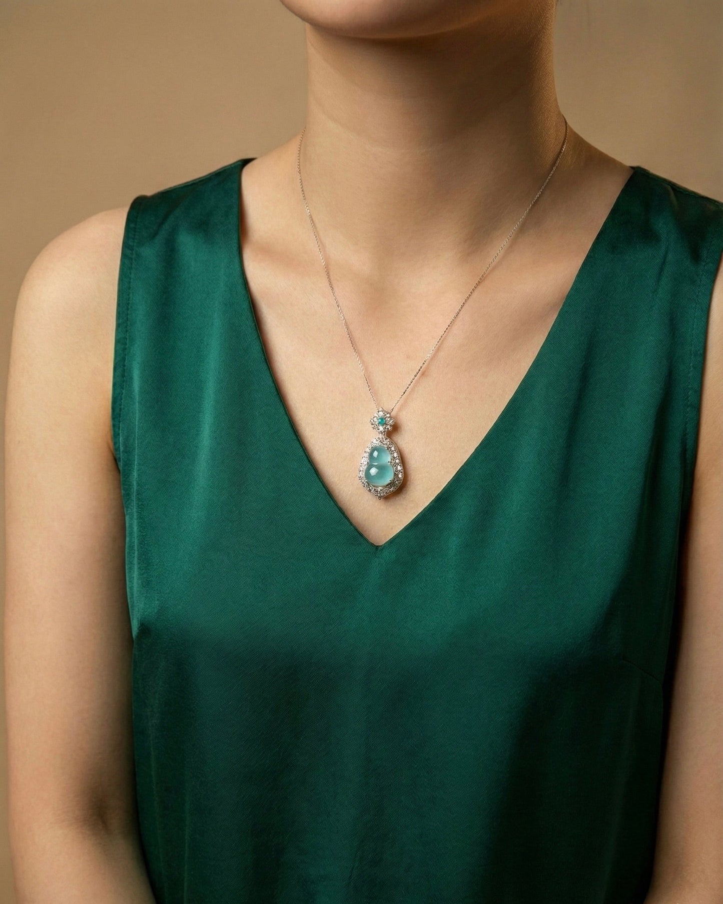 高冰蓝大葫芦翡翠|Blue Fortune Jade Gourd Necklace