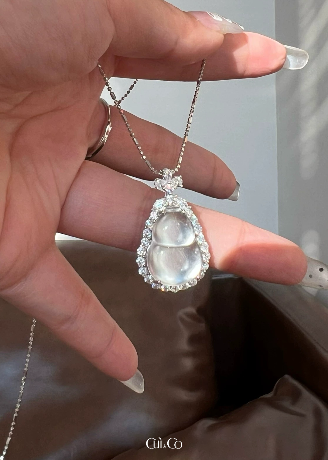 炸光冰大葫芦|Aqua White Gourd Necklace