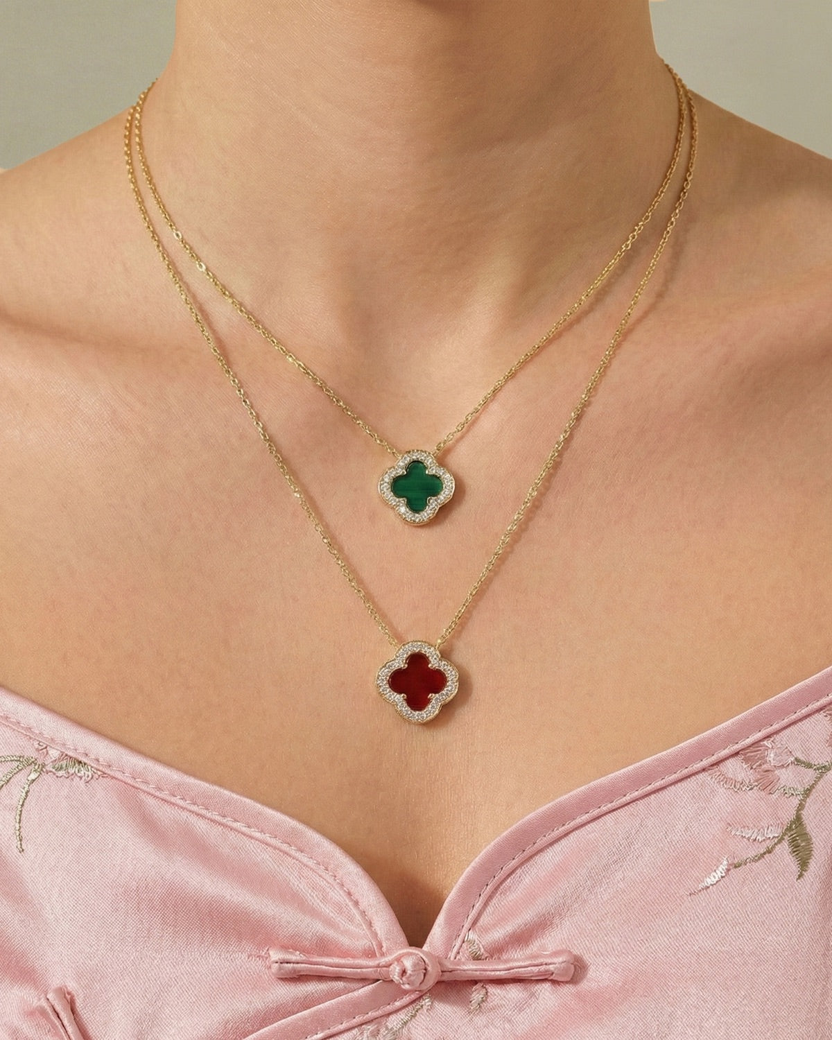 双面翡翠绿叶草项链 | Double-Sided Green Clover Necklace