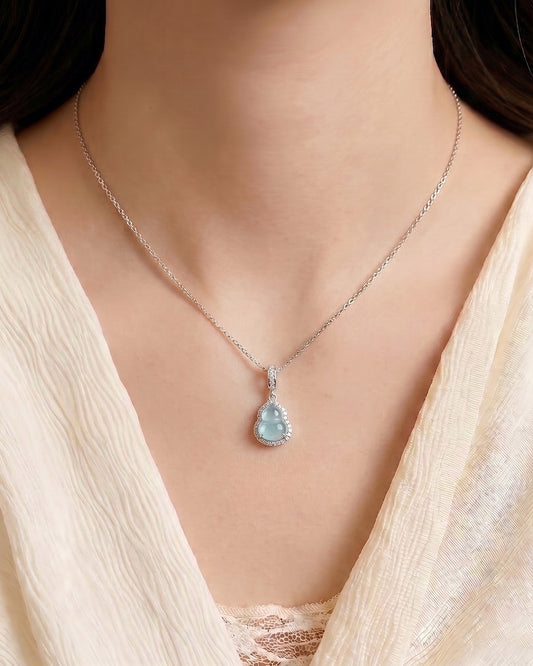冰晴蓝葫芦翡翠|Icy Breeze Gourd Jade Necklace