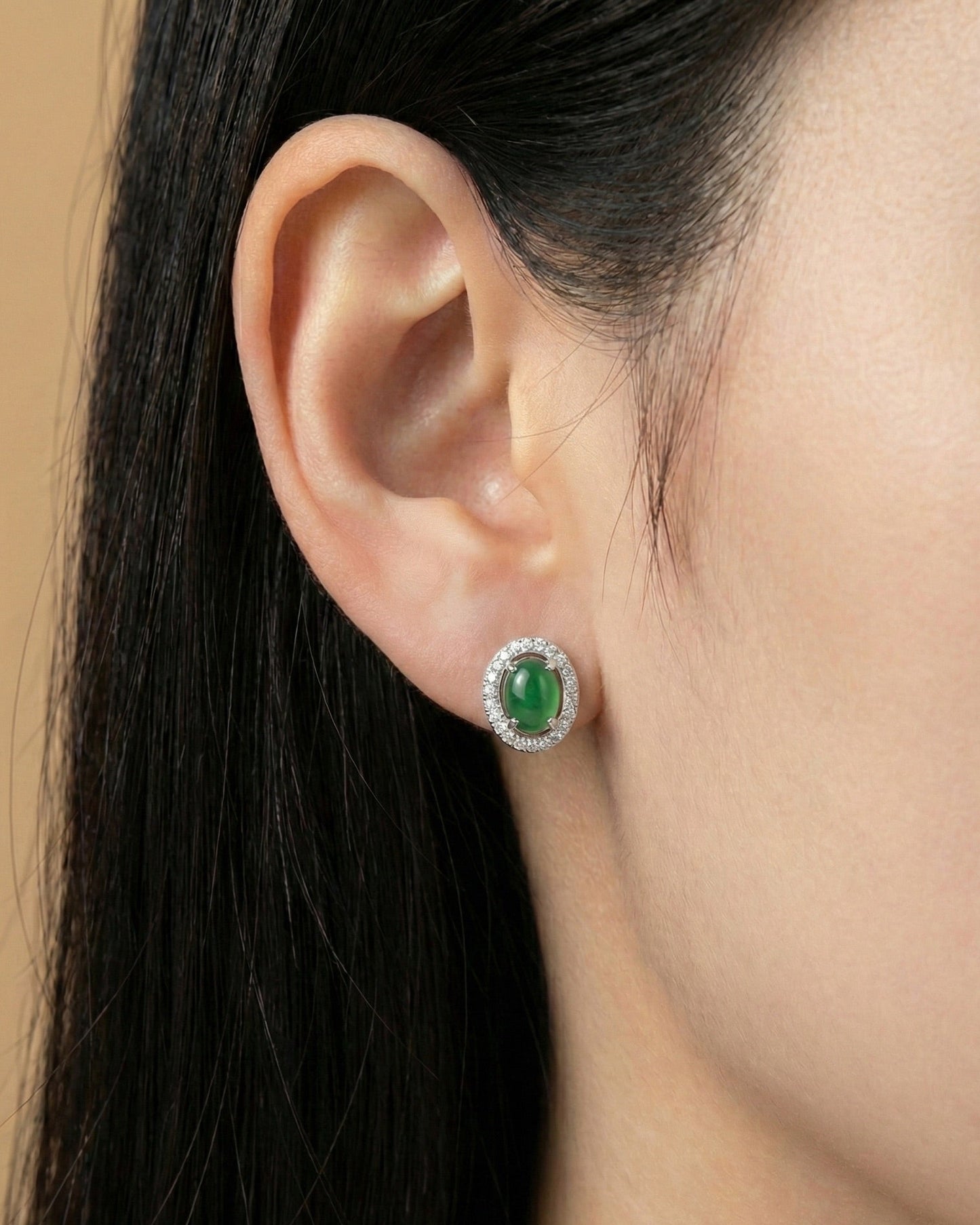 阳辣绿蛋面翡翠|Green Jade Cabochon Earring