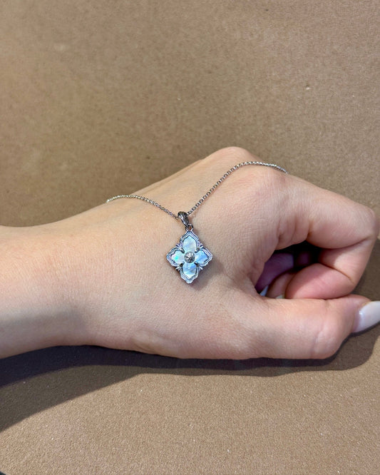 白贝母花瓣项链 (Ivory Nacre Clover Necklace)