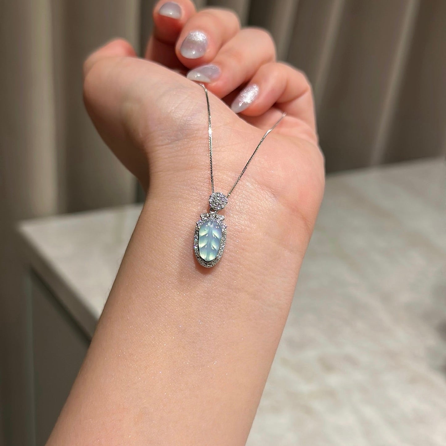 冰蓝玉叶翡翠项链 (Icy Blue Leaf of Grace Necklace)