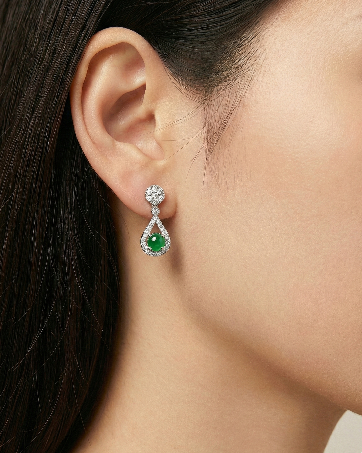 冰绿水滴翡翠耳钉 (Vivid Green Jade Teardrop Earrings)