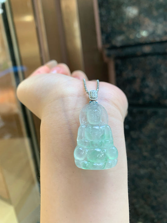冰种飘绿观音翡翠吊坠|Icy Floating Green Guanyin Jade Necklace