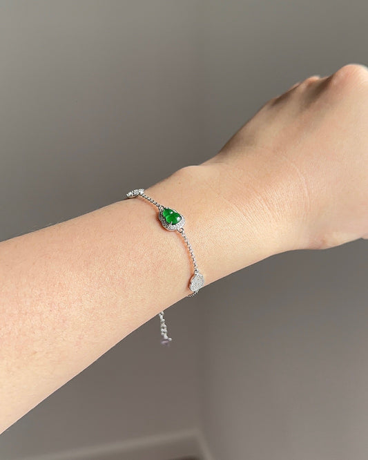 冰绿葫芦翡翠手链 (Icy Green Fortune Gourd Bracelet)
