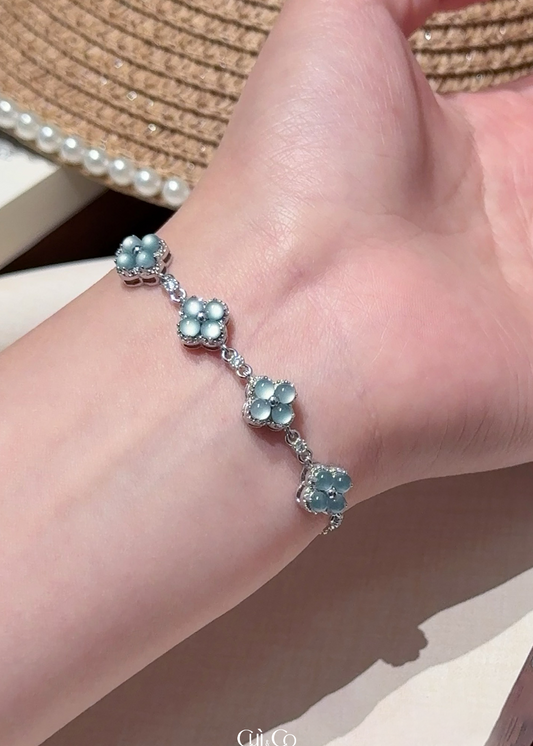 银蓝四叶草翡翠手链 (Silver Blue Clover of Luck Bracelet)