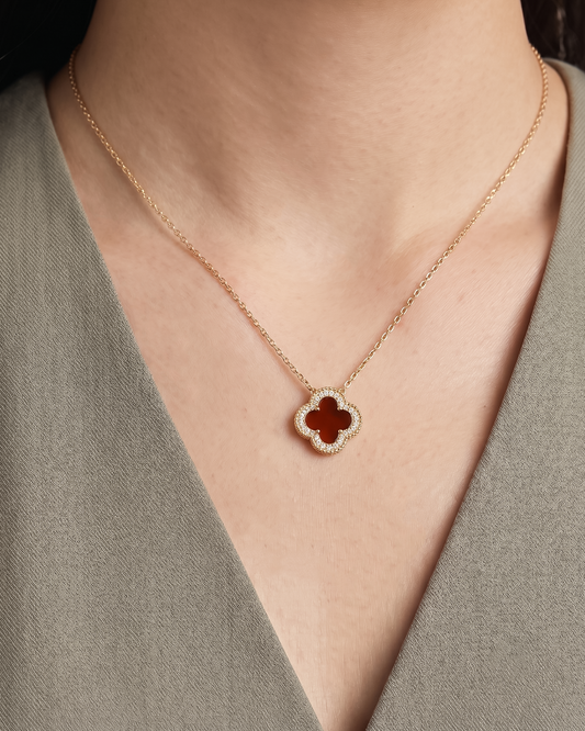 双面红玉髓叶草项链 | Double-Sided Red Clover Necklace