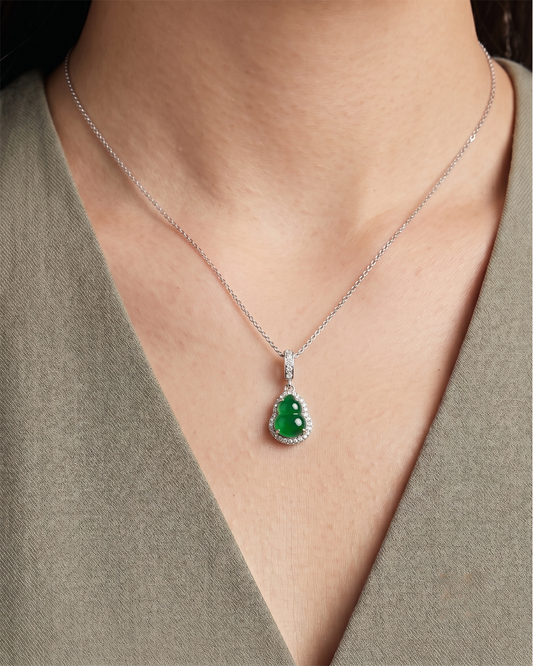 冰辣绿葫芦翡翠|Icy Spring Gourd Jade Necklace