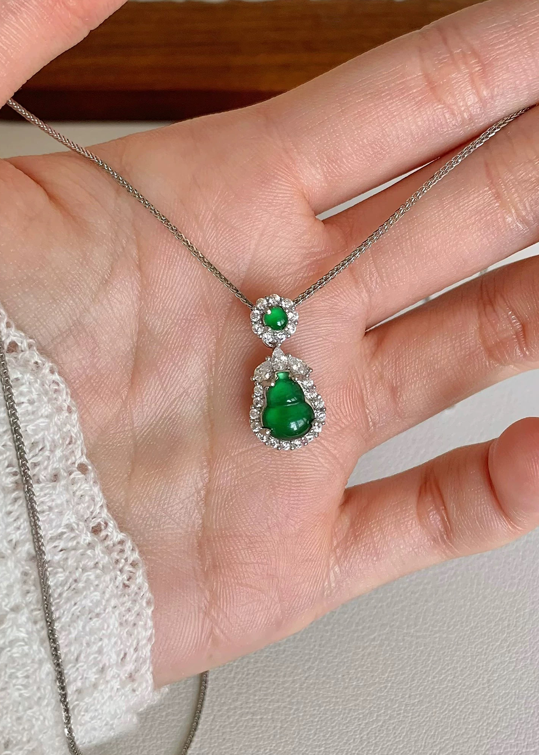 冰阳绿透葫芦翡翠|Icy Green Jade Gourd Necklace