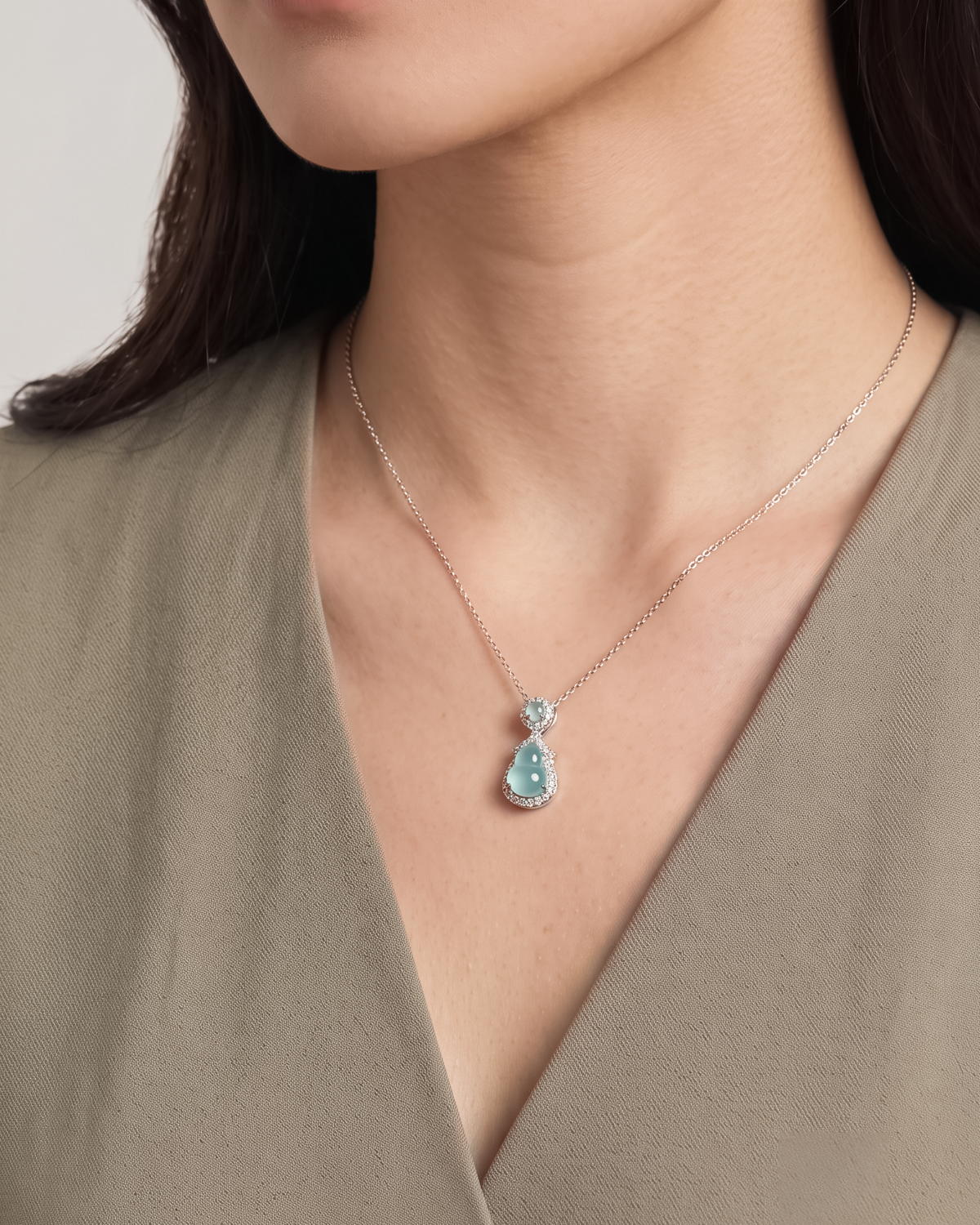 冰蓝透葫芦翡翠 |Icy Blue Clarity Jade Gourd Necklace
