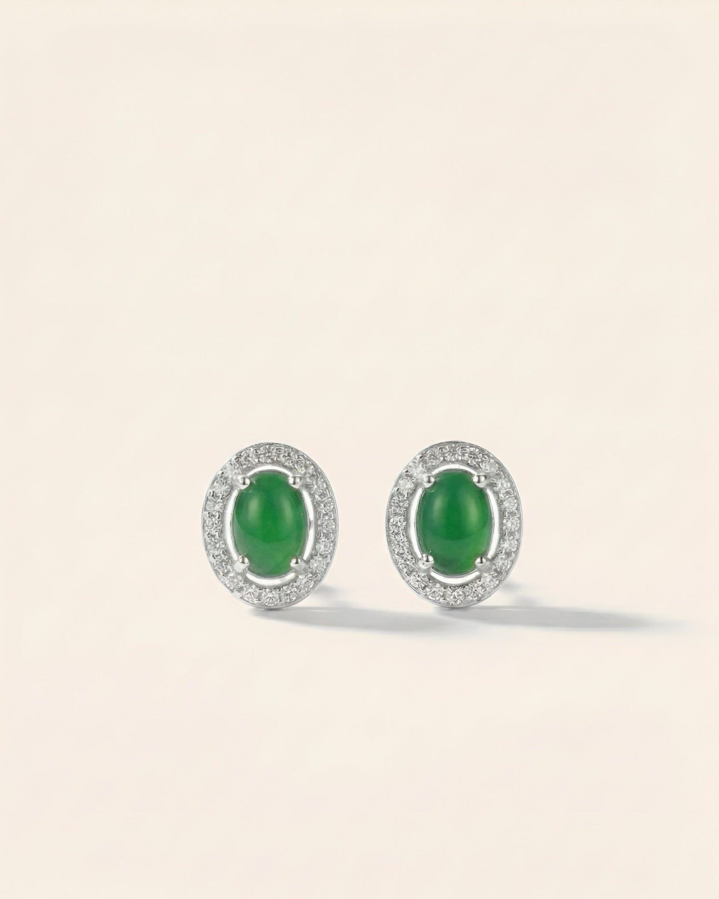 阳辣绿蛋面翡翠｜Green Jade Cabochon Earring
