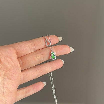 绿双蛋面翡翠项链 (Double Green Jade Cabochon Necklace)