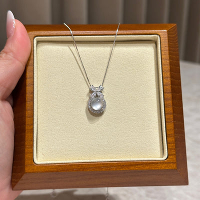 蝴蝶扣蛋面项链  (Aqua Butterfly Serenity Necklace)