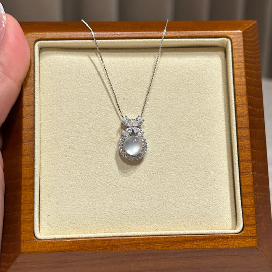 蝴蝶扣蛋面项链  (Aqua Butterfly Serenity Necklace)
