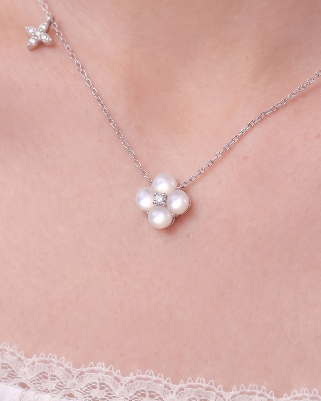 Bloom Rosette Necklace- Ivory