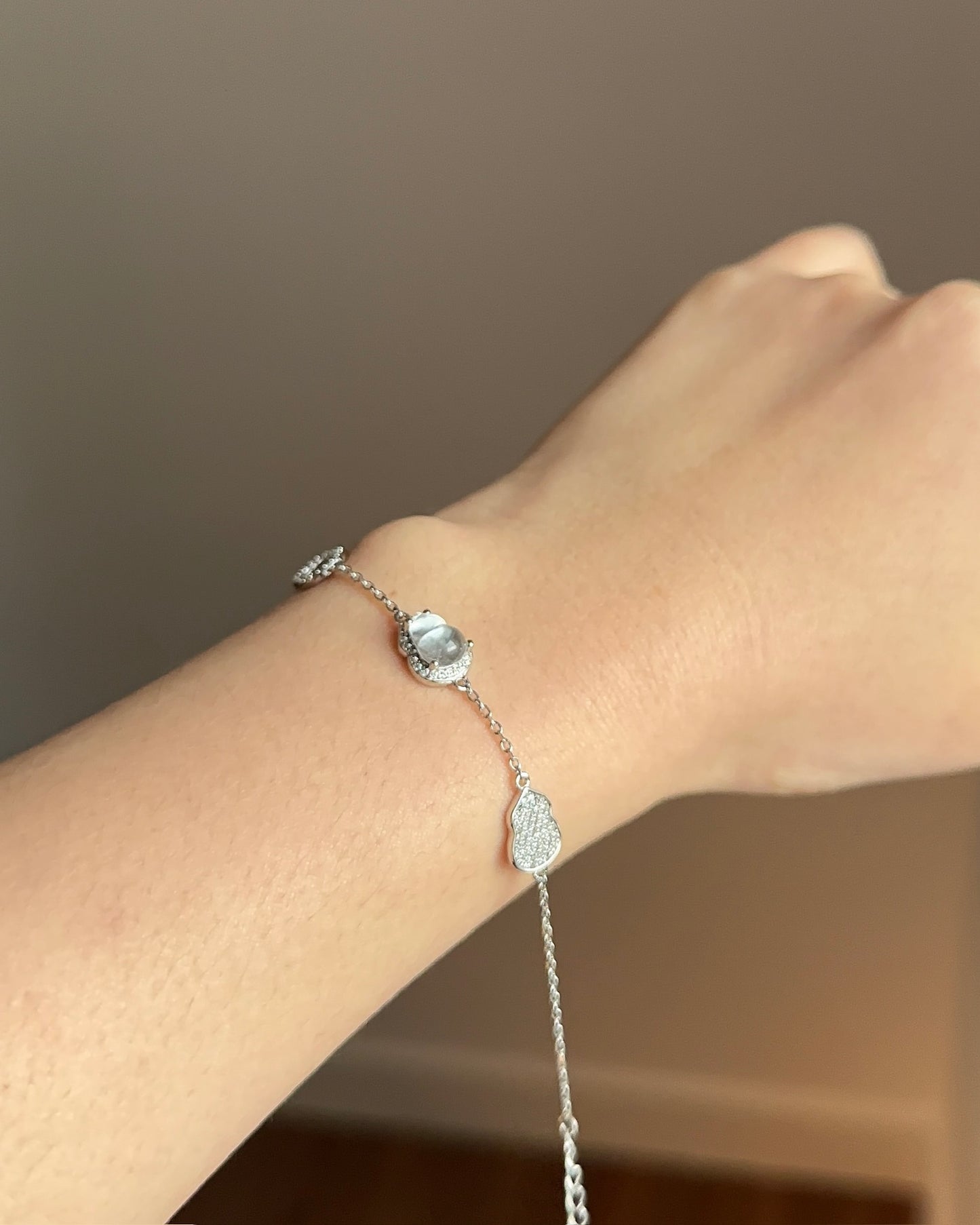 白冰葫芦手链 (Aqua White Grace Gourd Bracelet)