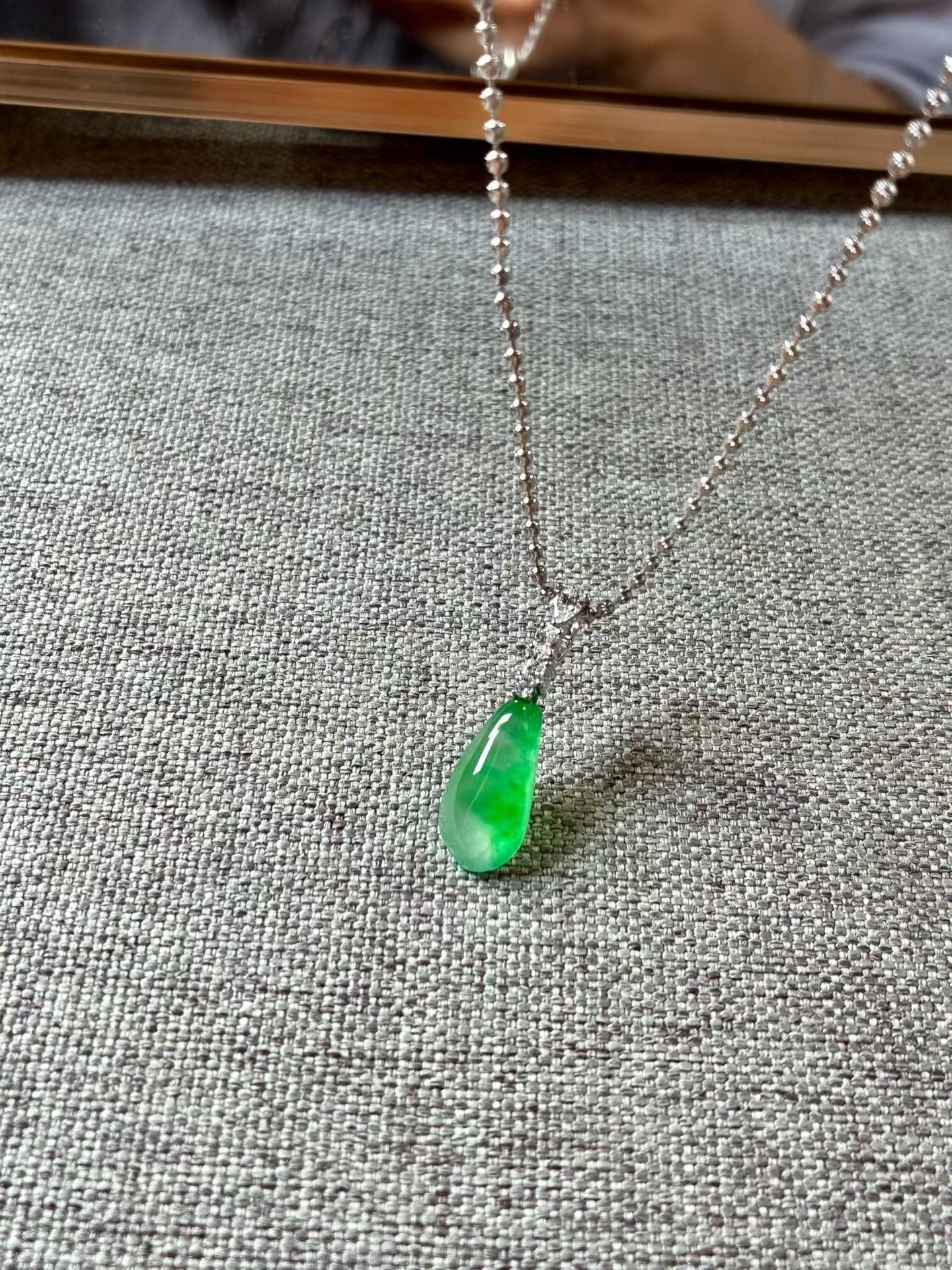 玻璃种飘翠福瓜翡翠吊坠｜Glass Jade Floating Green Gourd Burmese Jade