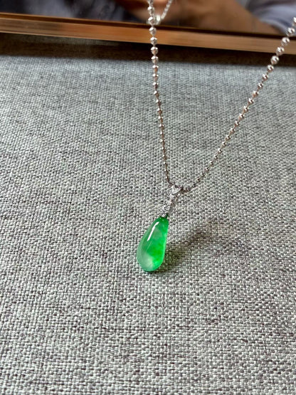 玻璃种飘翠福瓜翡翠吊坠｜Glass Jade Floating Green Gourd Burmese Jade