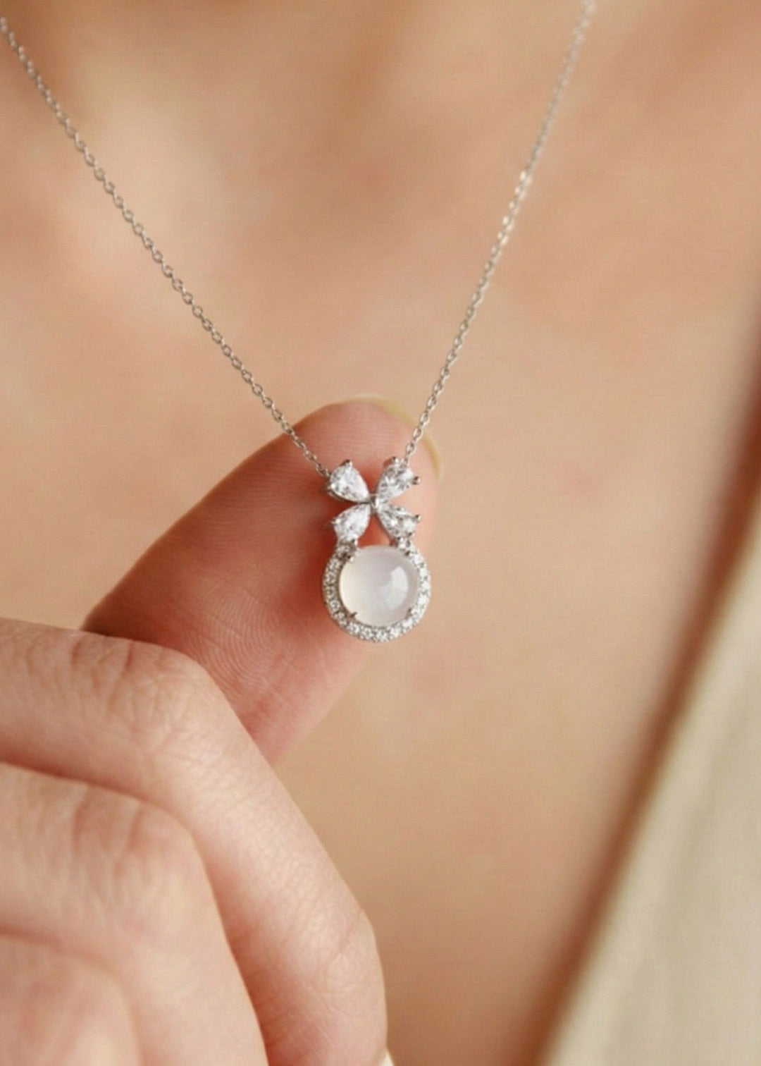 蝴蝶扣蛋面｜ Aqua Butterfly Serenity Necklace
