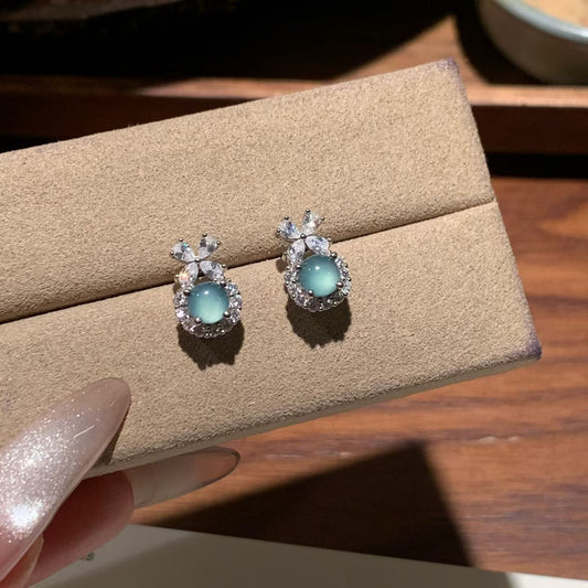 冰蓝蛋面翡翠耳钉 (Icy Blue Serenity Cabochon Earrings)