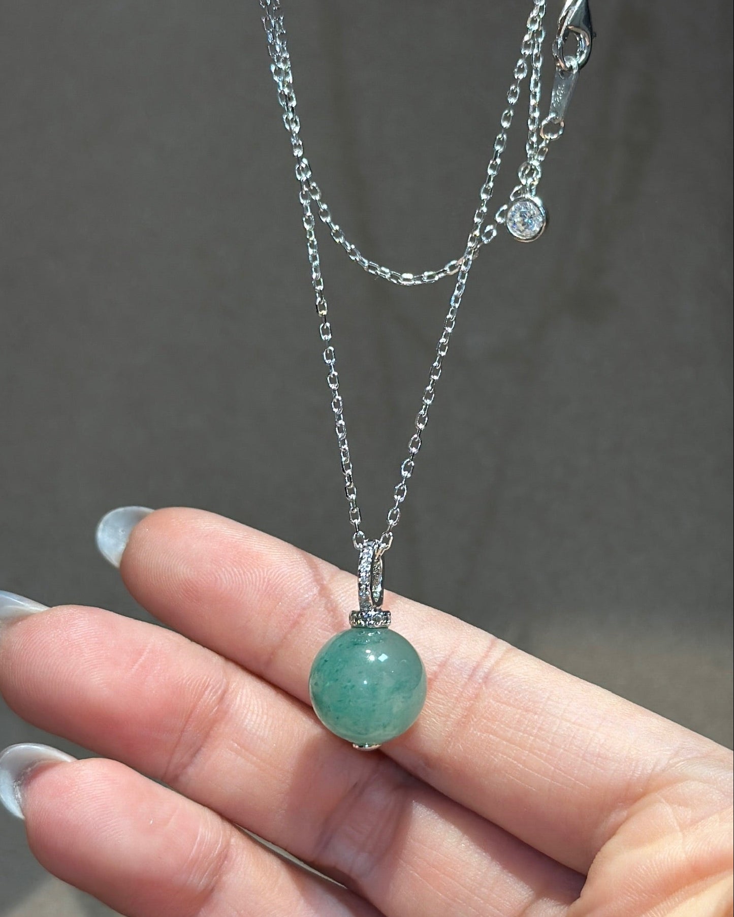 绿飘花非洲翠小球项链 (Green Mist Jade Sphere Necklace)
