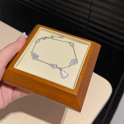 白贝母葫芦手链 (Ivory Pearl Gourd Bracelet)