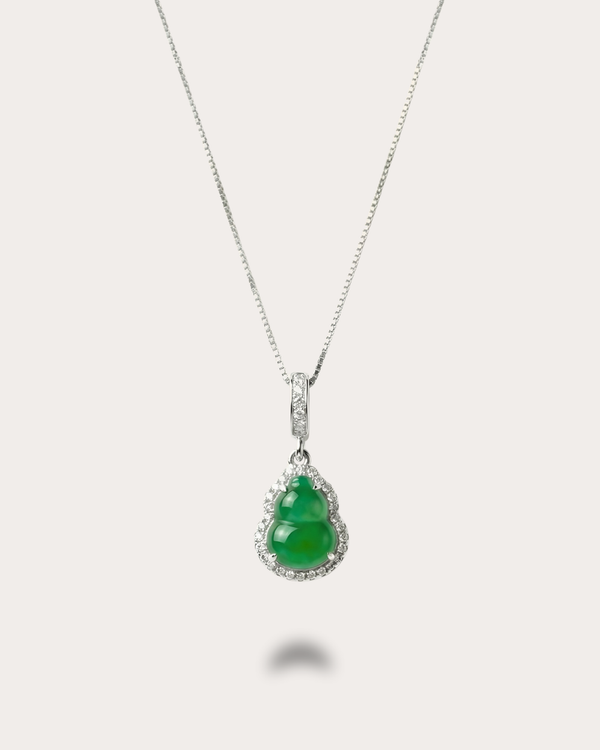 冰辣绿葫芦翡翠｜Icy Spring Gourd Jade Necklace