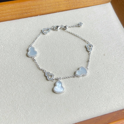 白贝母葫芦手链 (Ivory Pearl Gourd Bracelet)