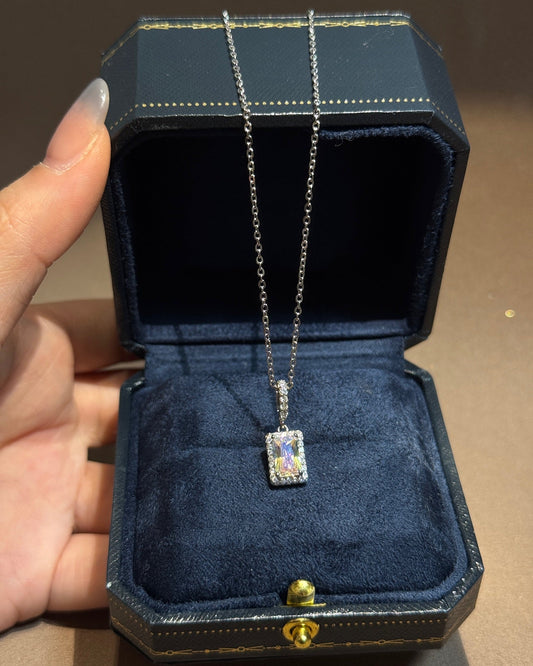极光方糖项链 (Aurora Cube Necklace)