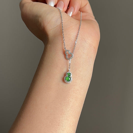 绿双蛋面翡翠项链 (Double Green Jade Cabochon Necklace)