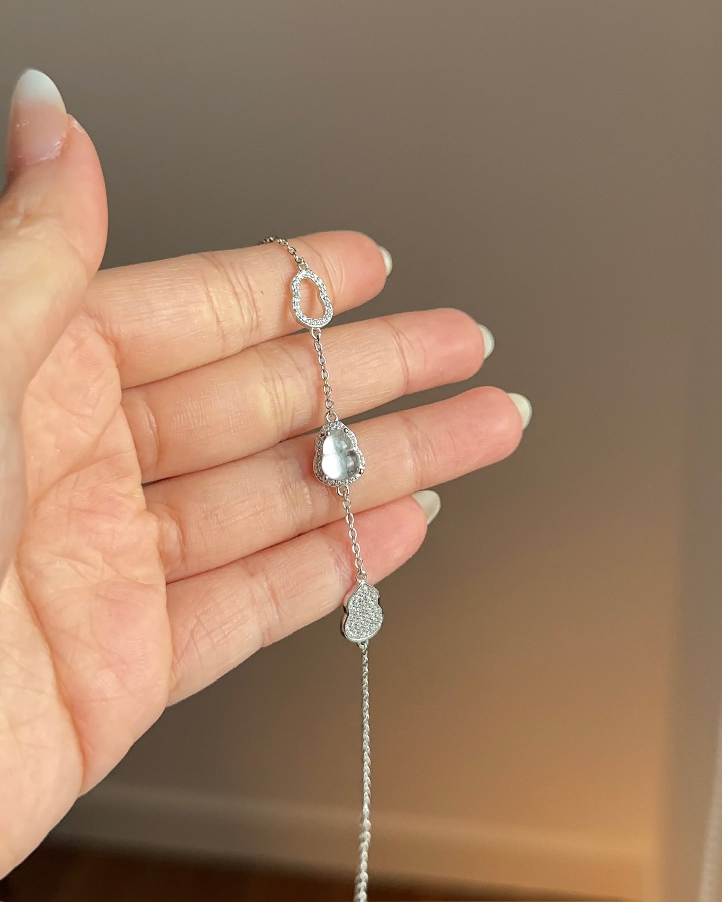 白冰葫芦手链 (Aqua White Grace Gourd Bracelet)