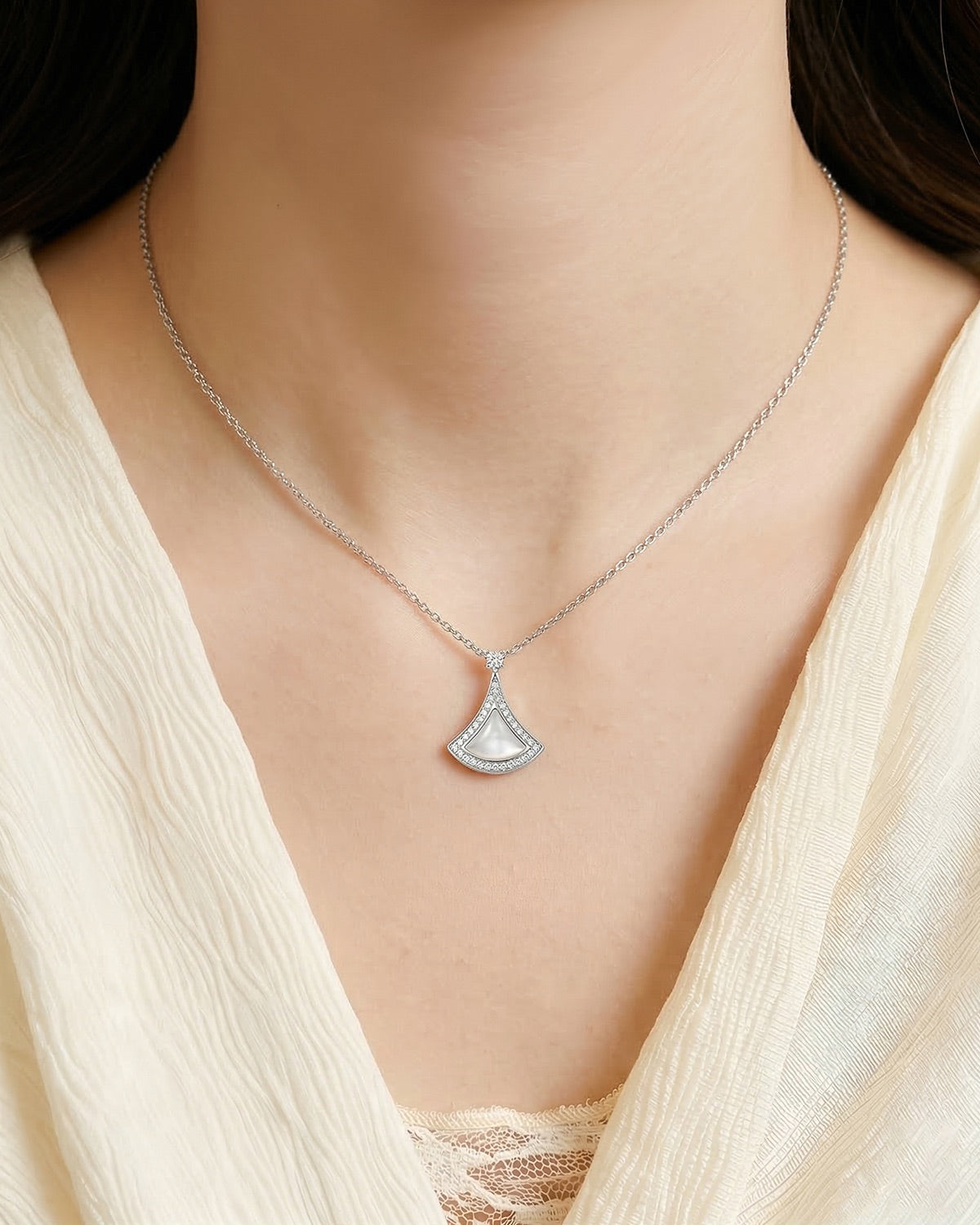 Serena Fan Necklace- Silver