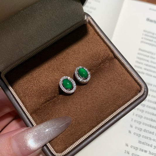 阳绿蛋面翡翠耳钉 (Green Jade Cabochon Earring)