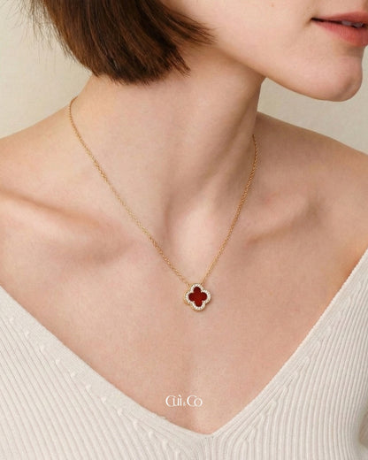 双面红玉髓叶草项链 | Double-Sided Red Clover Necklace