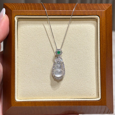 炸光福豆项链 (Aqua White Fortune Bean Necklace)