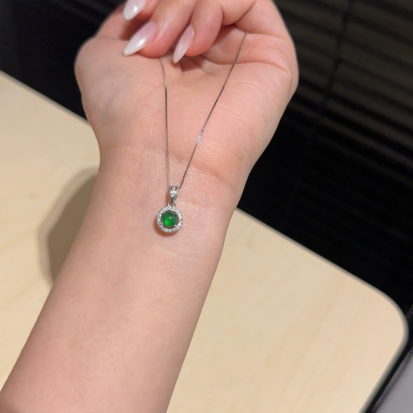 阳绿小蛋面翡翠项链  (Icy Green Harmony Cabochon Necklace)