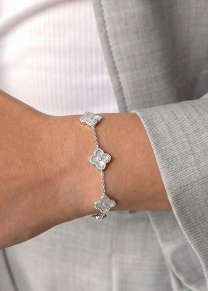 白贝母四叶草手链 (Ivory Pearl Clover of Luck Bracelet)