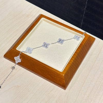 白贝母四叶草手链 (Ivory Pearl Clover of Luck Bracelet)