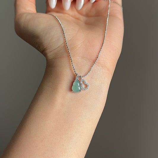 湖蓝葫芦翡翠项链 (Ice Blue Jade Gourd Necklace)