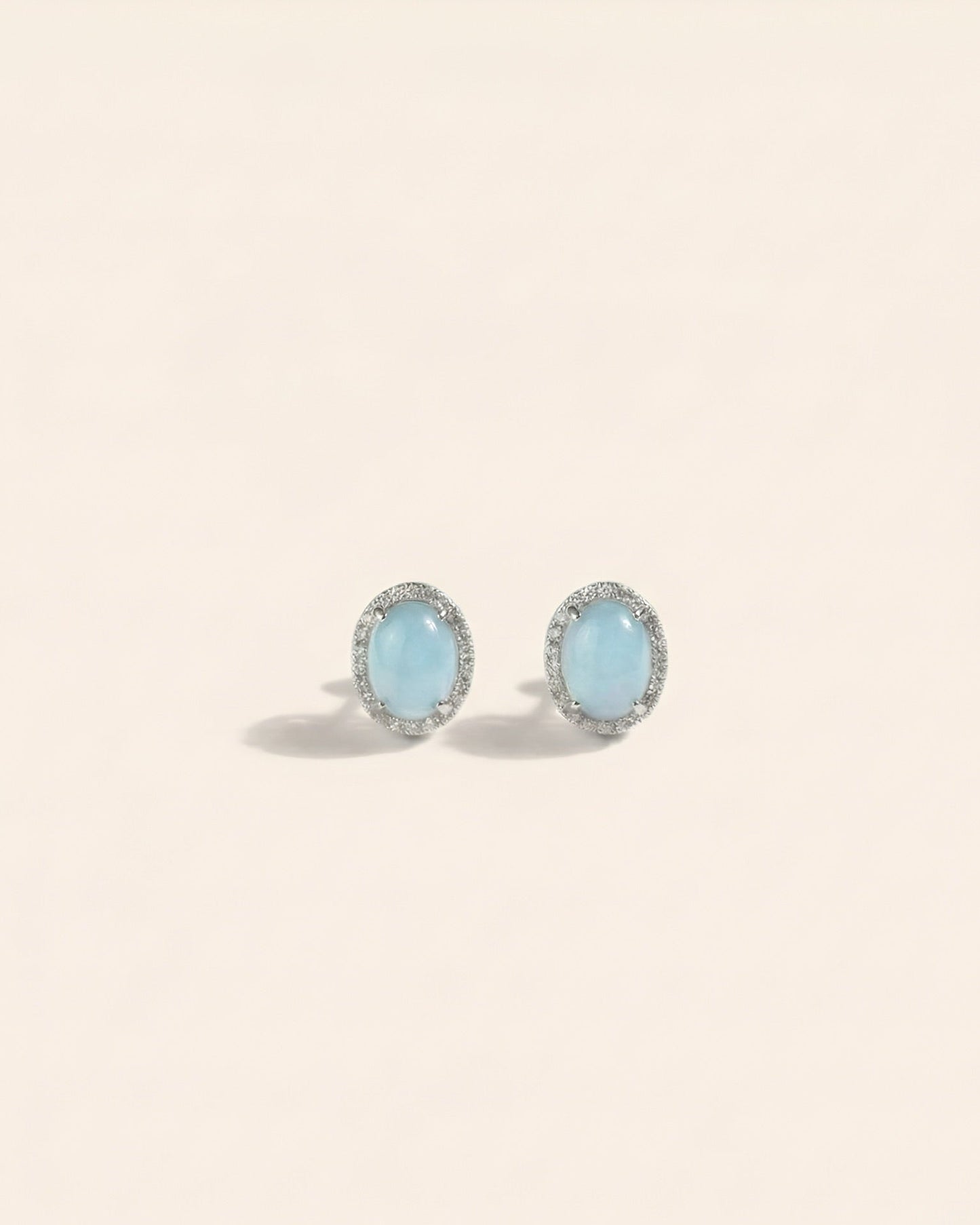 冰蓝蛋面翡翠耳钉｜Ice Blue Jade Cabochon Earring