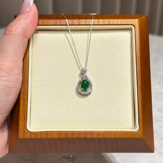阳绿水滴翡翠项链 (Sunny Green Dewdrop Necklace)